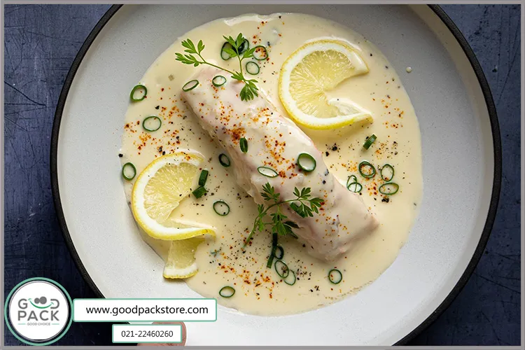 عصاره مرغ یا مهم یک ماده مهم در طرز تهیه سس ولوته (veloute sauce) است